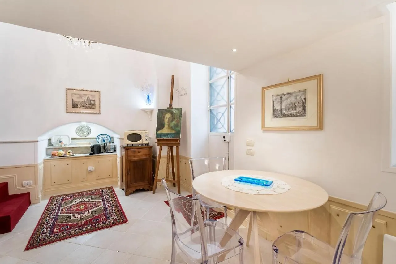 Apartment Studio D'Artista, Elegante Loft Nel Cuore Di Roma