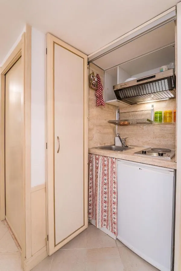 Apartment Studio D'Artista, Elegante Loft Nel Cuore Di Roma