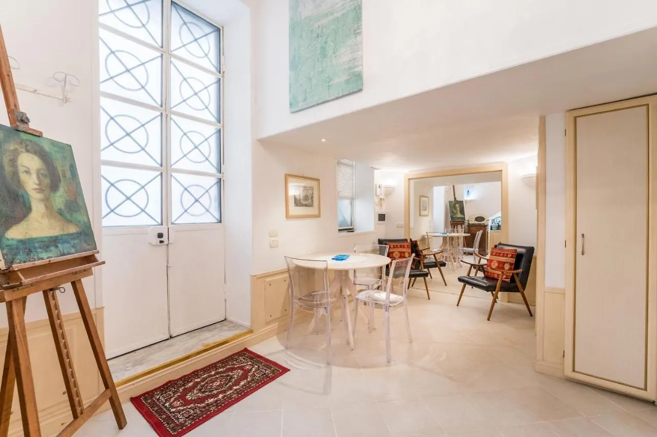 Apartment Studio D'Artista, Elegante Loft Nel Cuore Di Roma Italy